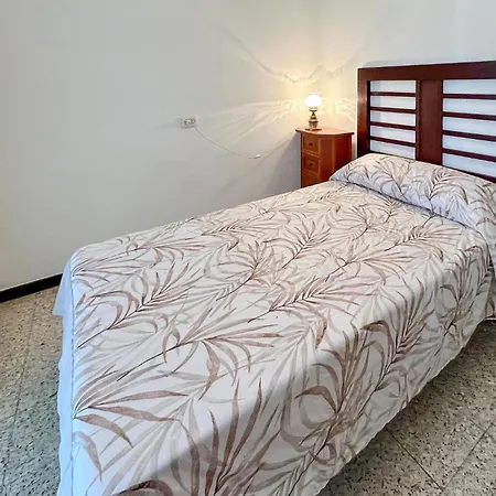 Apartment 3 Bedroom In A Coruna